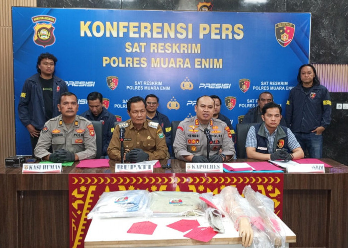 5 Pelaku dan 1 Penadah Pencurian 163 Rolling Door dan 24 Pintu Toilet Pasar Inpres Muara Enim Dibekuk Polisi