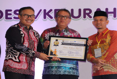 Pj Bupati Dr H Ahmad Rizali MA Terima Penghargaan dari Adinkes 