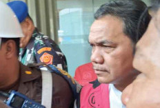 Achsanul Qosasi Terima Uang Rp40 M