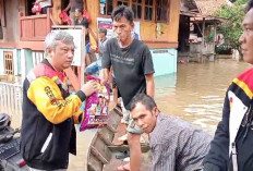 Zen Sukri Bantu Korban Banjir