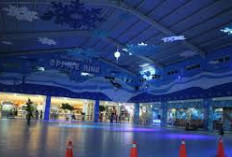 Sensasi Seru Wisata di Palembang! Ice Skating di OPI Mall, Seru & Sejuk Tanpa Harus ke Luar Negeri!