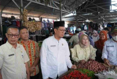 Antisipasi Lonjakan Harga Jelang Lebaran, Pemkab Muara Enim Monitoring Harga Bahan Pangan di Pasar Gelumbang