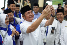 Gubernur Herman Deru Lepas Kloter Pertama Haji: Tekankan Pelayanan Sepenuh Hati