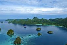 Ini Pulau Terbesar di Indonesia, Dengan Keindahan Alam yang Menakjubkan