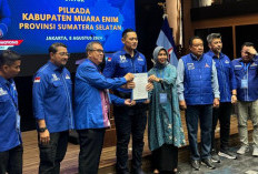 Komentar Al-Shinta Setelah Menerima SK Partai Demokrat sebagai Cabup-Cawabup Muara Enim 