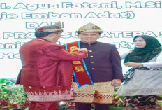 Pj Gubernur Agus Fatoni dan Isteri Diberi Gelar Adat Meraje dan Ibungan 