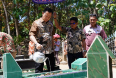  Pj Bupati Muara Enim Ziarah ke Makam H Kalamudin Djinab: Menghormati Warisan Sang Tokoh dan Mertua Panutan