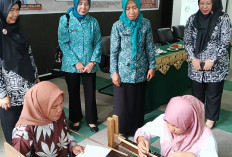 Lestarikan Kerajinan Songket, Pemkab Muara Enim Gelar Pelatihan Mencukit