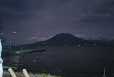 Menikmati Keindahan Danau Ranau Di Waktu Malam, Dinginya Angin dan Gagahnya Gunung Seminung 