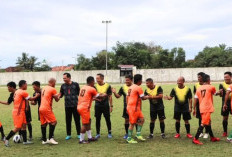 Bupati Jadi Kiper, Pemkab Muara Enim vs KONI Muara Enim FC Menang 1-0