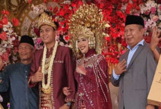 Hadiri Pernikahan di Desa Muara Lawai, Paslon Nomor Urut 4 RAPI Digadang Menang Pilkada Muara Enim 2024