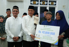 Di Safari Ramadan Bupati Serahkan Santunan Rp42 Juta