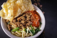 Mie Ayam Buatan Sendiri di Rumah