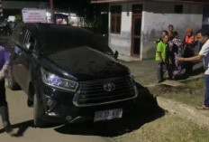 Kijang Innova Ditabrak Kereta Api, Satu Keluarga Selamat