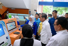 Presiden Jokowi Tinjau Pelayanan RSUD Prof. Dr. H. M. Anwar Makkatutu di Bantaeng, Sulawesi Selatan