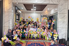 PTBA Ajak UMK Kembangkan Peluang Usaha Lewat Kreasi Bunga Balon