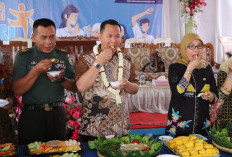 Pj Bupati Henky Putrawan Makan Buah dan Sayur Bersama Pelajar. Ini Tujuannya!