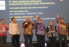 Pj  Bupati Muara Enim Dr H Ahmad Rizali MA Raih Penghargaan Top Pembina BUMD 2024