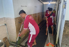 Polsek Gelumbang Perkuat Kedekatan dengan Warga Melalui Aksi Bersih Rumah Ibadah