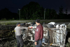 Penjaga Diduga Lalai, Mobil Pickup  Tertabrak Kereta Api