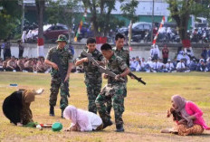 Atraksi Polisi Cilik dan Drama Kolosal Peperangan 10 November di Upacara HUT RI ke-79 Kabupaten