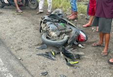 Diduga Lalai, Honda Beat Ringsek Tabrak Bus Karyawan