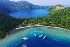 Pulau Sumbawa menawarkan pesona pantai, gunung, dan budaya unik yang memikat wisatawan dari seluruh dunia.