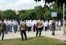 Calon Paskibra Tingkat Kecamatan Jalani Sesi Latihan di SMAN 1 Lembak