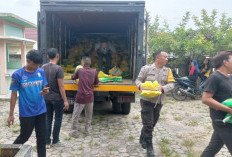 Salurkan 4 Ton Beras Murah untuk 800 Warga