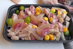 Konsumsi Jeroan Disiram Air Lemon dan Buah-buahan Segar, Berani Mencoba?