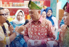 Menkop-UKM Teten Masduki Nikmati Kopi Semendo