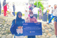 Bank Mandiri Salurkan 20 Kambing Kurban untuk 400 Warga di Muara Enim