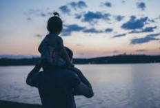 Alasan Mengapa Anak Perempuan Lebih Dekat Dengan Ayah Daripada Ibunya