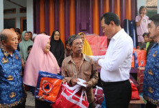 Korban Kebakaran Dapat Bantuan dari Bupati