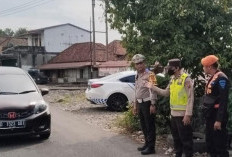 Kasat Lantas dan Polsuska KAI Turun Tangan Atur Lalin di Perlintasan Rel Kereta Api