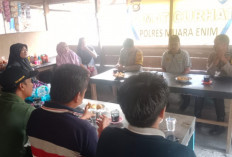 Polres Muara Enim Gelar Jumat Curhat di Desa Harapan Jaya