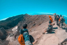 Tiga Gunung Tertinggi di Pulau Jawa: Simbol Keindahan dan Tantangan