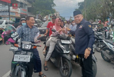 DPD NasDem Muara Enim Bagikan 500 Takjil