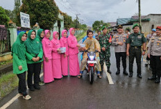 TNI-Polri Kompak Gelar Kegiatan  Berbagi Takjil 