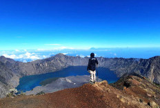 Ada di Ketinggian 3.726 mdpl, Diyakini Tempat Tinggal Para Dewa, Ini Salah Satu Gunung Terindah di Indonesia