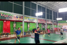Tumbuhkan Semangat Sehat, Kalapas Muara Enim Rutin Gelar Bulutangkis Bersama Pegawai