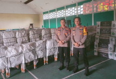 Polres Muara Enim Serahkan Bantuan Springbed dan Kursi ke SPN Polda Sumsel