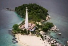 Mercusuar Tua 1882 Jadi Icon,  Ini Pulau Cantik Favorit  Liburan Wisatawan di Belitung