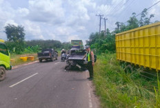 Kijang vs Truk! 2 Orang Luka Berat