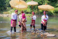 Adat Kupik Mandi Kayik Lawang Kidul