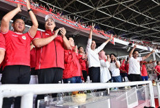Senyum dan Gembira Presiden Jokowi Saat Timnas Indonesia Lolos Babak 3 Kualifikasi Piala Dunia Zona  Asia 