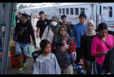Stasiun Kertapati: Nadi Transportasi Darat Masyarakat dan Logistik di Sumatera Selatan