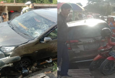 Hilang Kendali, Toyota Calya Tabrak Pengendara Motor 