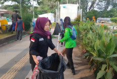 Bucubucu Gelar Aksi Bersih di Taman Adipura
