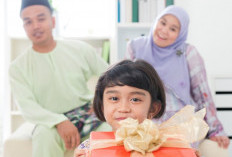 Apakah Hukumnya Jika Kita Mengajari Anak Puasa Namun Diiming-imingi Hadiah?